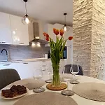 Leona Apartman