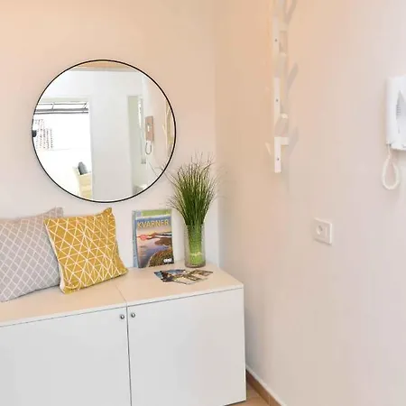 Leona Apartment Lovran