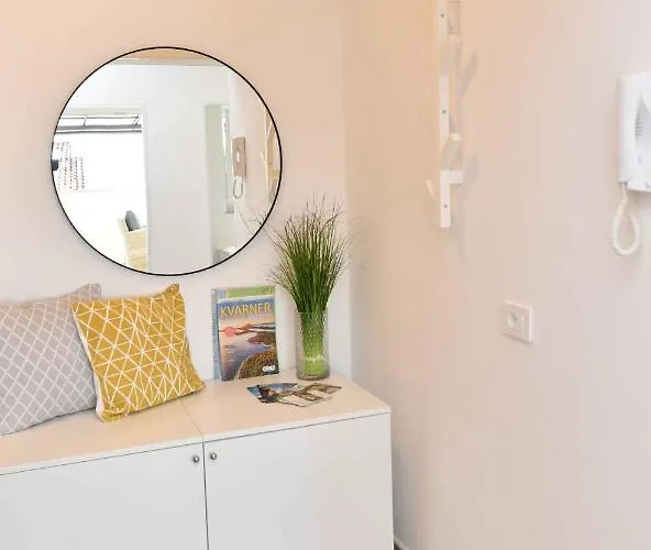 Leona Apartman Lovran